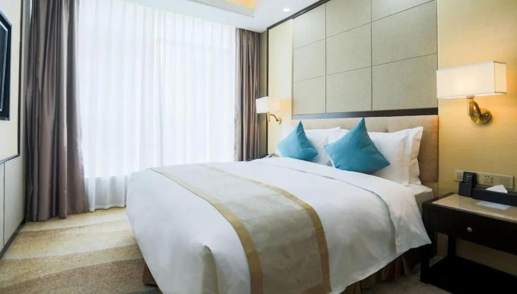 Bed in Hundred Hotel Qingdao