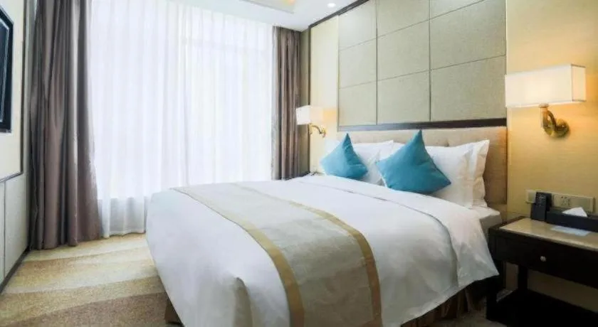 Bed in Hundred Hotel Qingdao