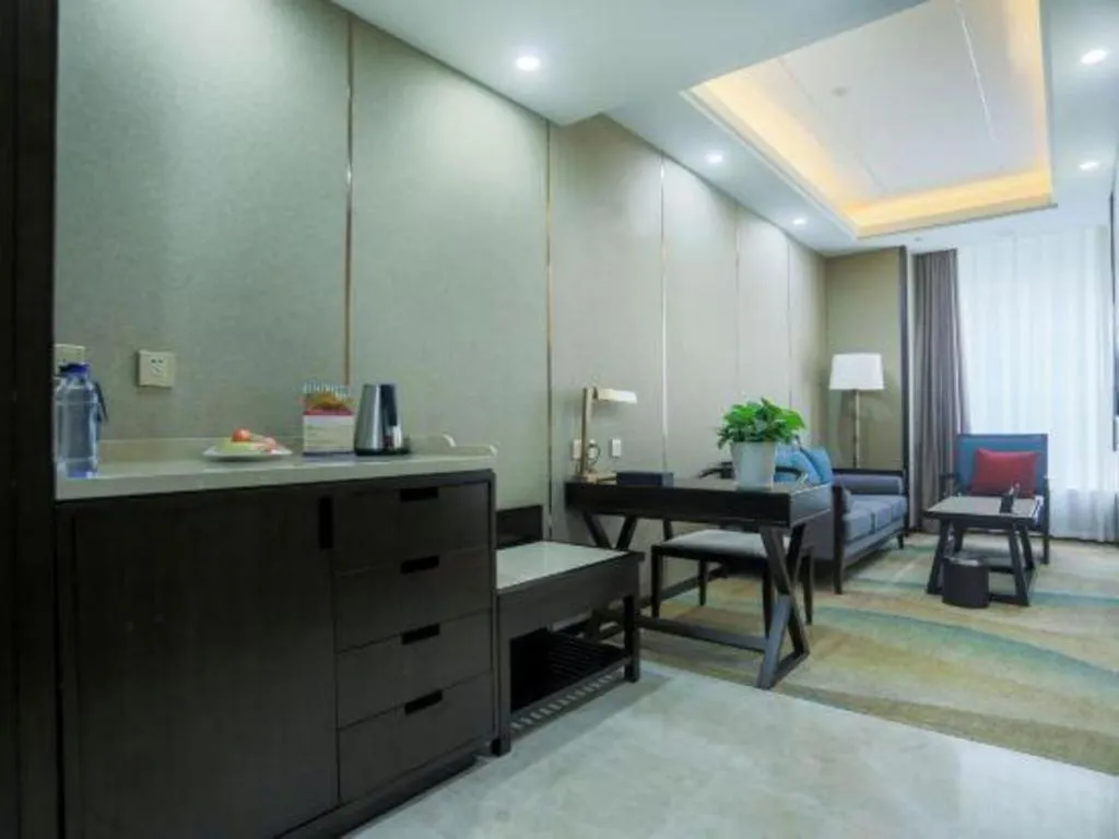 Hundred Hotel Qingdao