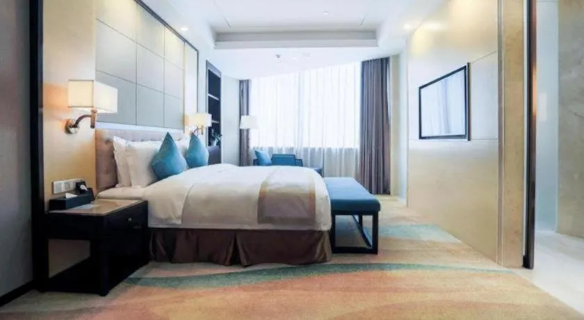Bed in Hundred Hotel Qingdao