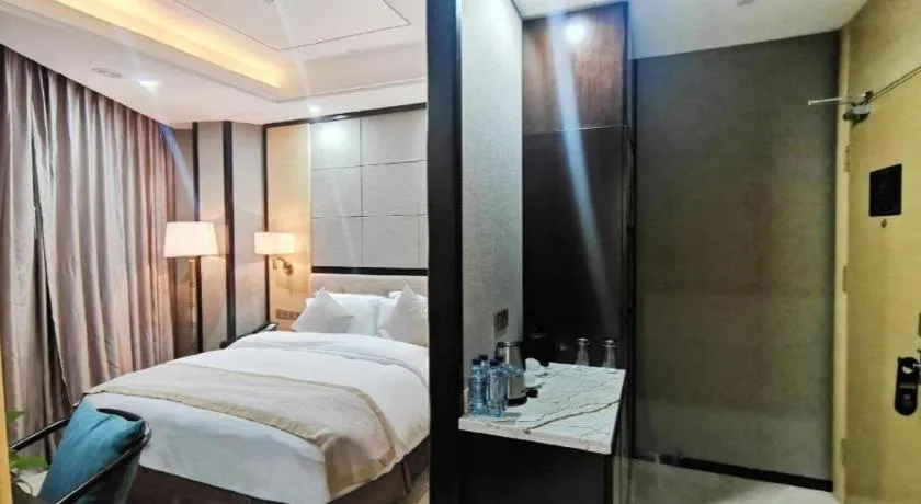 Bed in Hundred Hotel Qingdao