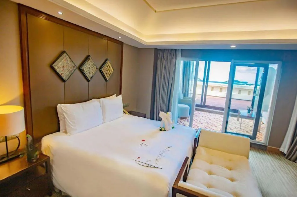 Bed in Ocean View Resort Yalong Bay