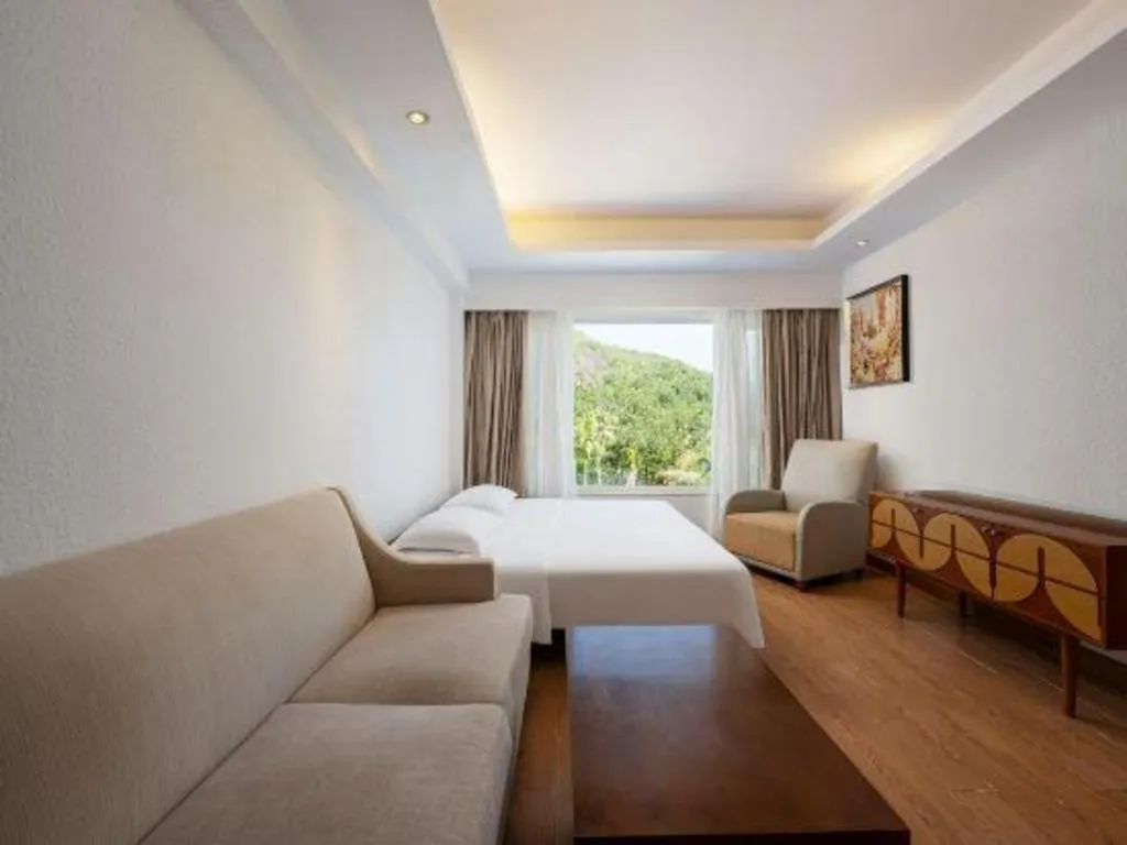 Bed in Ocean View Resort Yalong Bay