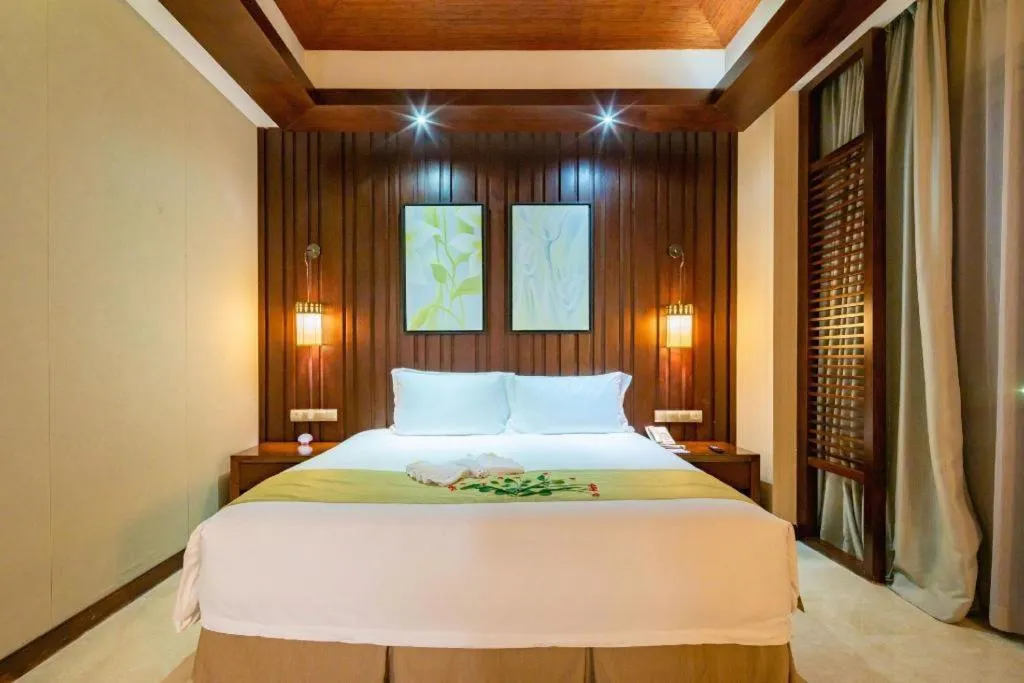 Bed in Ocean View Resort Yalong Bay