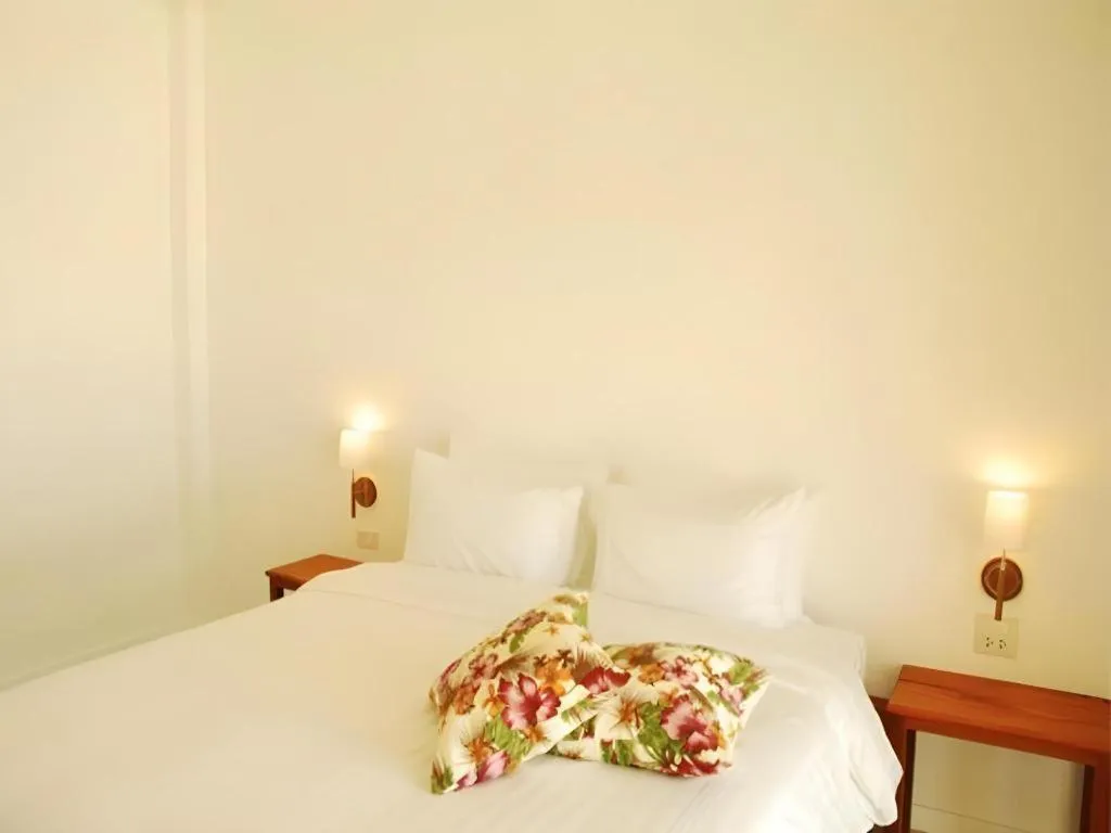 Bed in Villa Phra Chan Resort