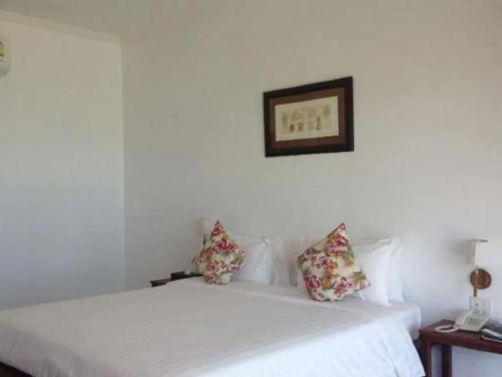 Bed in Villa Phra Chan Resort