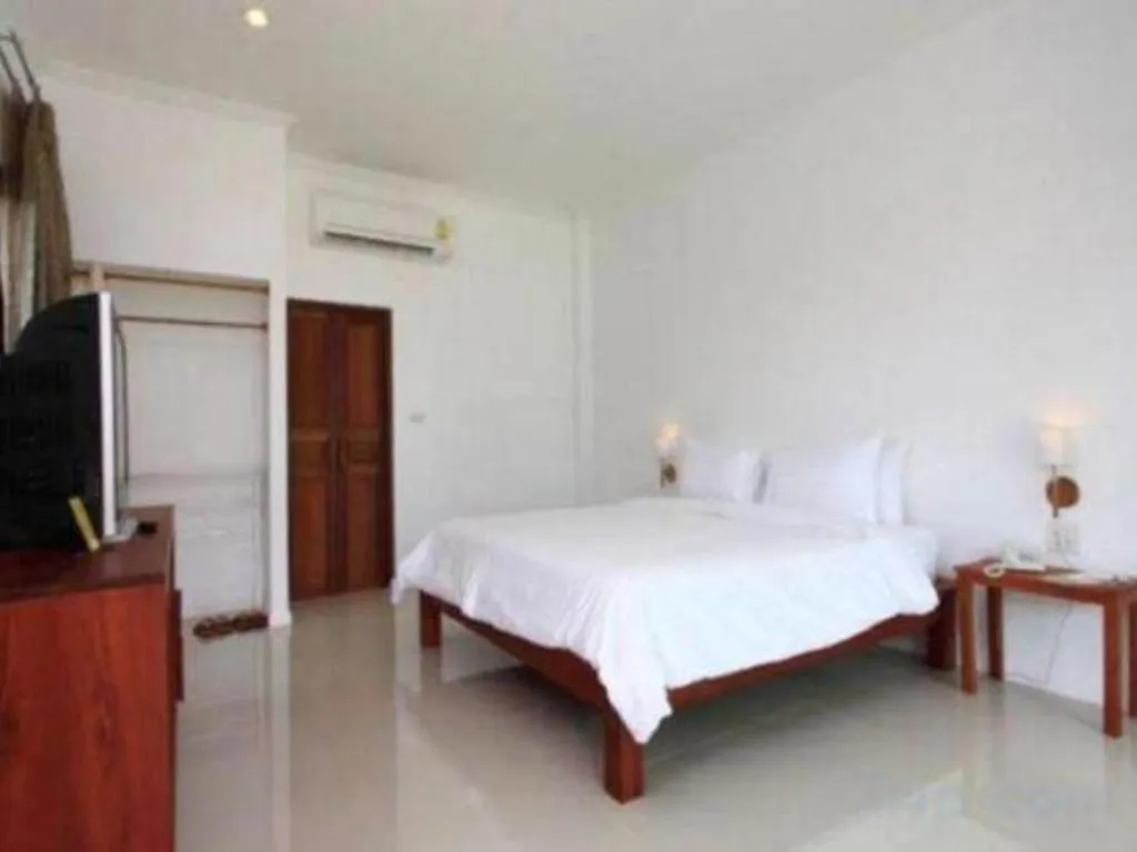 Bed in Villa Phra Chan Resort