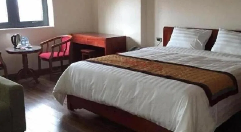 Bed in Phoenix Hotel 3