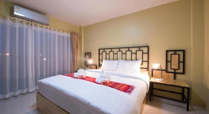 Bed in Bees Smile Hotel