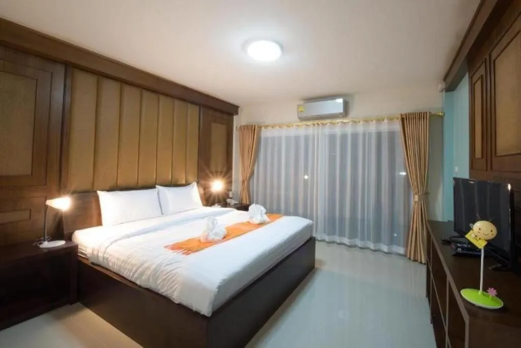 Bed in Bees Smile Hotel