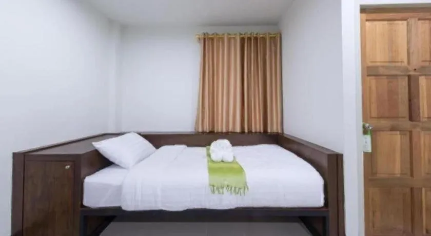 Bed in Bees Smile Hotel