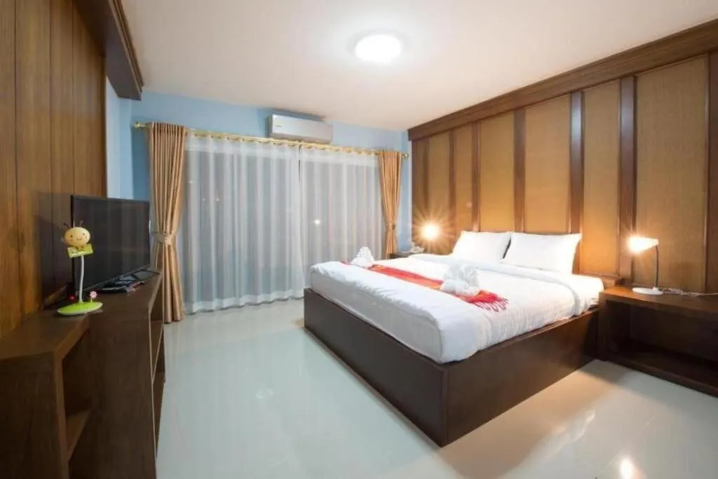 Bed in Bees Smile Hotel