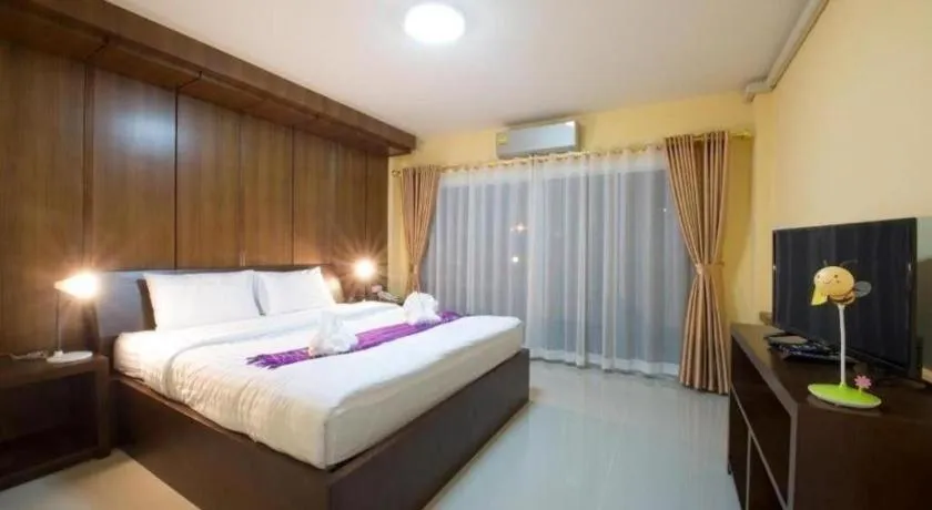 Bed in Bees Smile Hotel