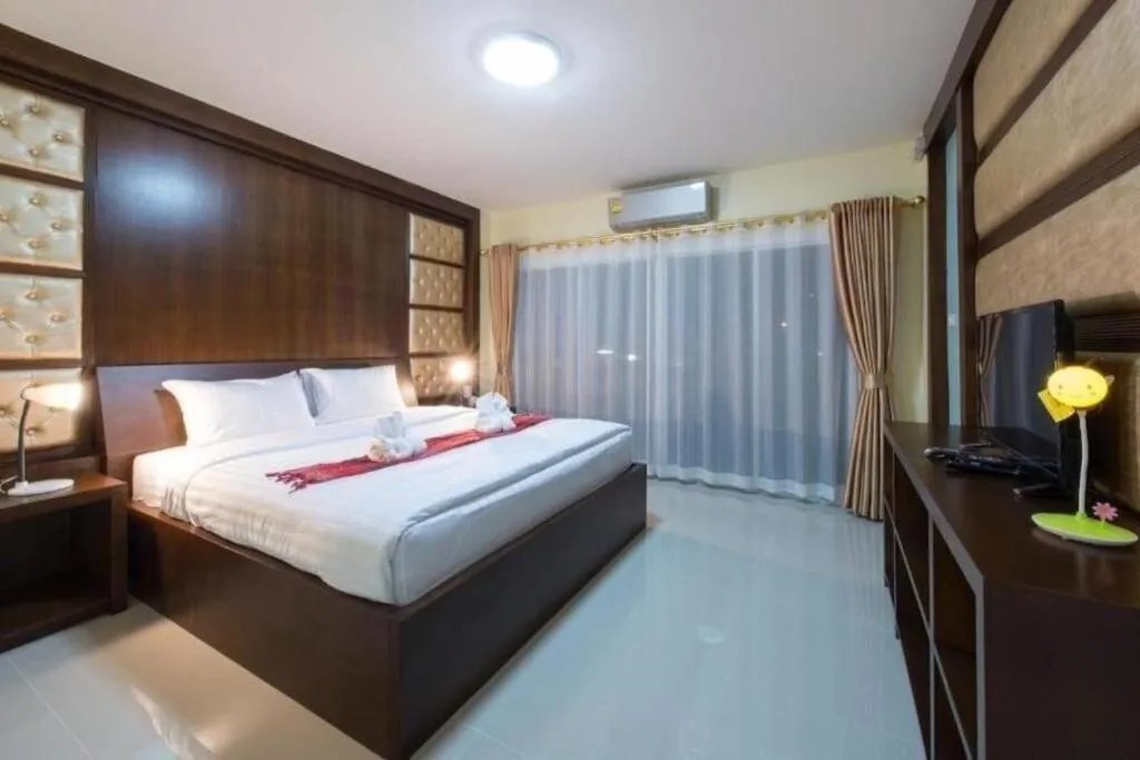 Bed in Bees Smile Hotel