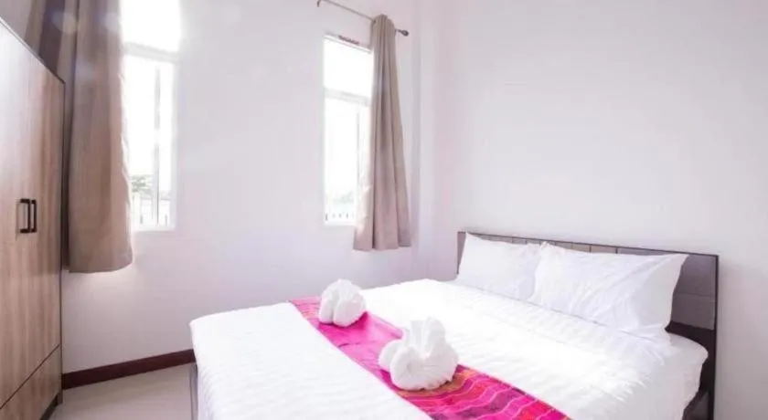 Bed in Bees Smile Hotel