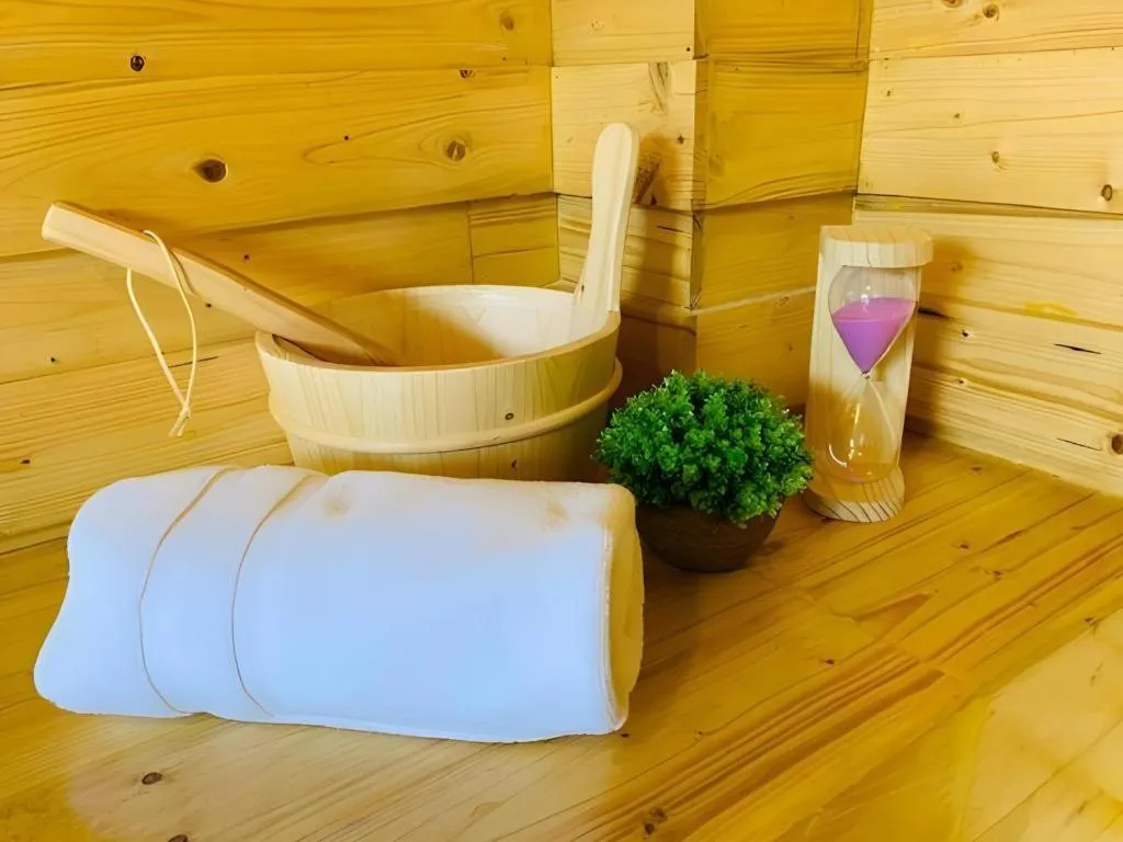 Jo Carter's Hotel & Suites Angeles City