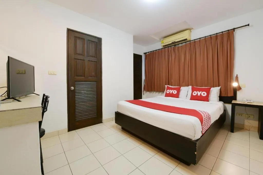 Bed in OYO 520 Pattaya Cantina