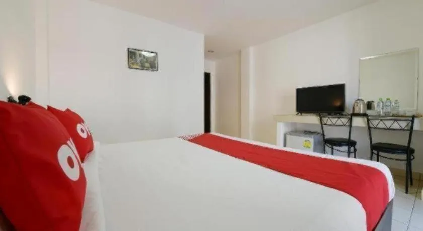 Bed in OYO 520 Pattaya Cantina
