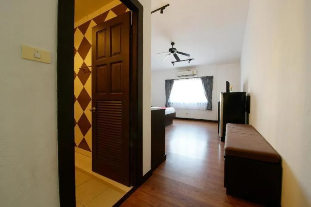 Bed in OYO 520 Pattaya Cantina