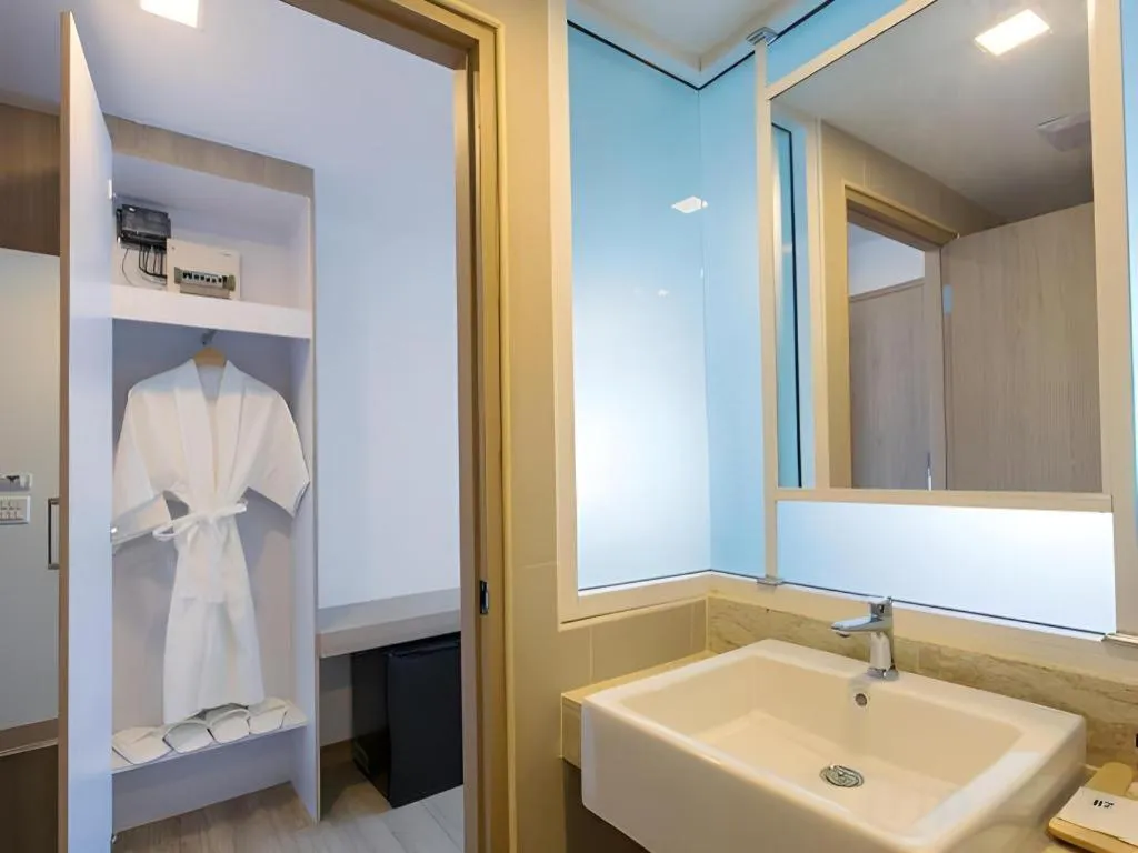 B2 Nakhonsawan Premier Hotel