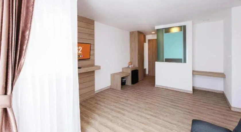 B2 Nakhonsawan Premier Hotel