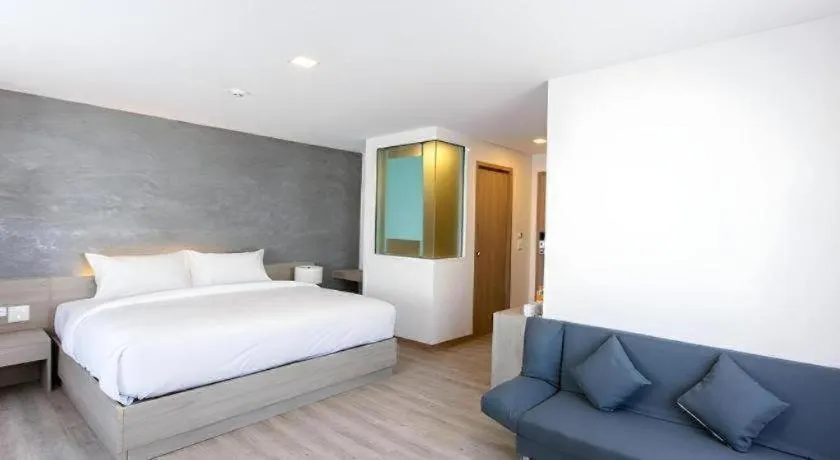 Bed in B2 Nakhonsawan Premier Hotel