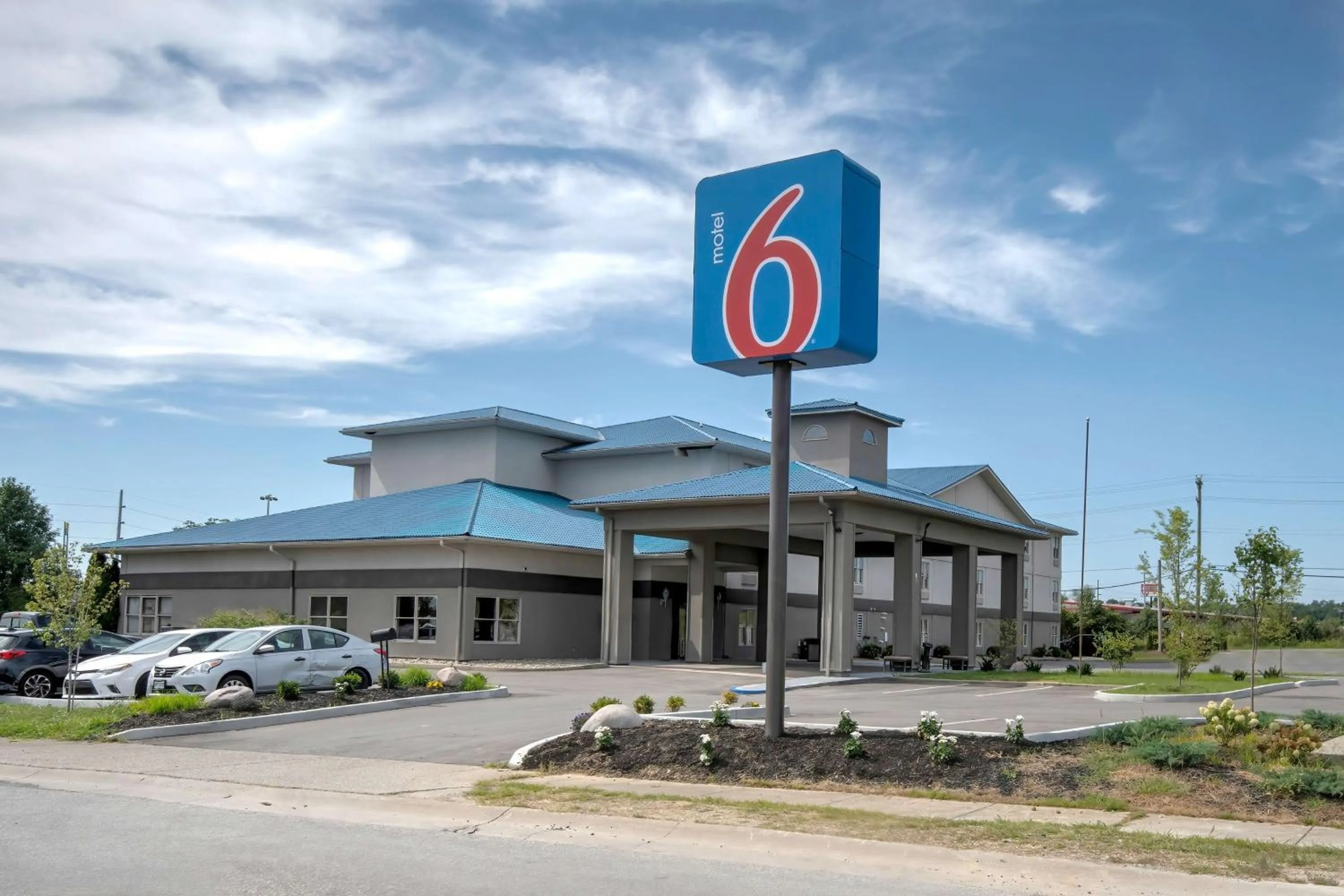 Property building in Motel 6 Walton, KY - Richwood - Cincinnati Airport South