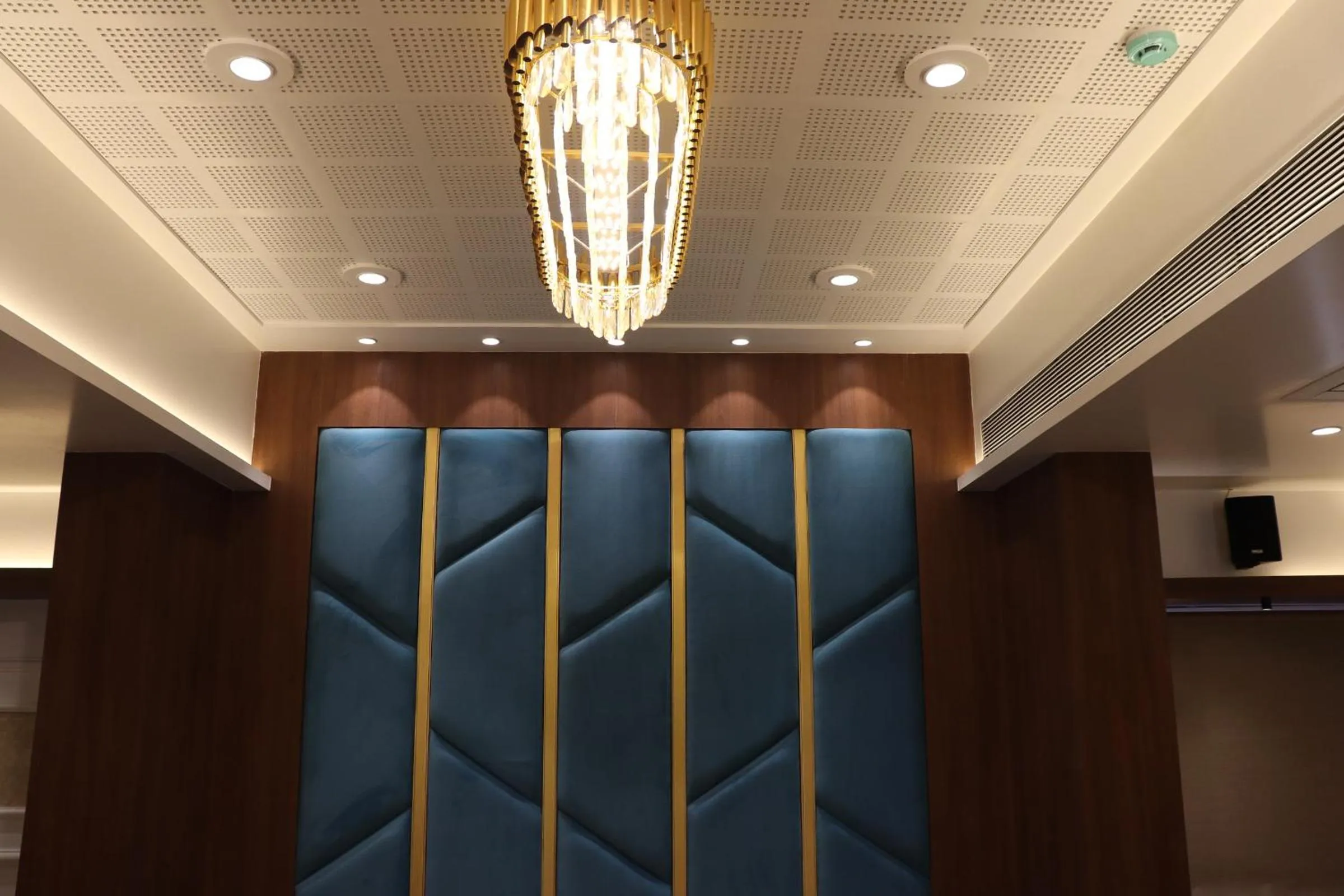 Banquet/Function facilities in Hotel Golden Nest Thane