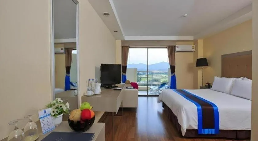 Bed in Blue Wave Hotel Hua Hin