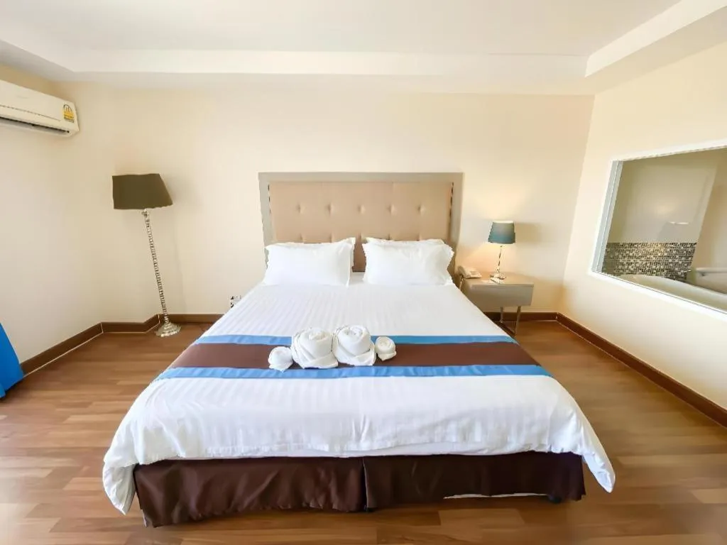 Bed in Blue Wave Hotel Hua Hin