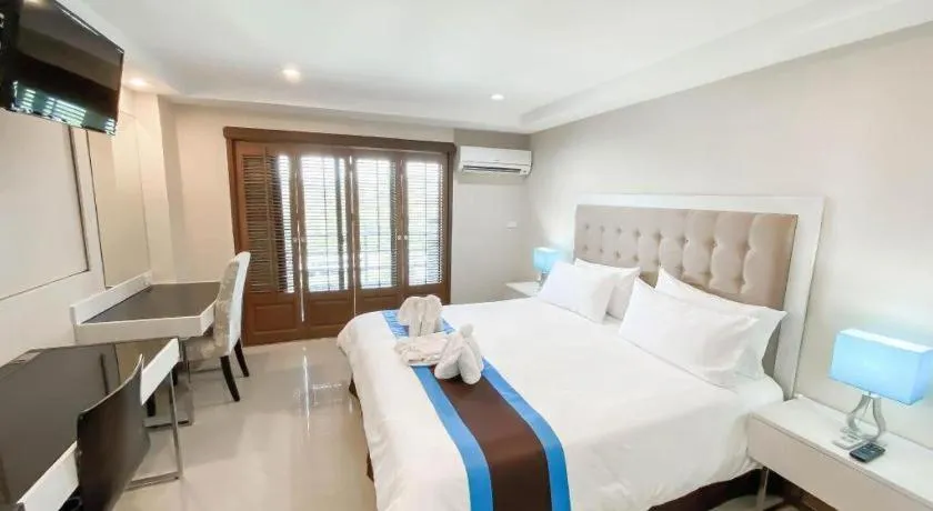 Bed in Blue Wave Hotel Hua Hin