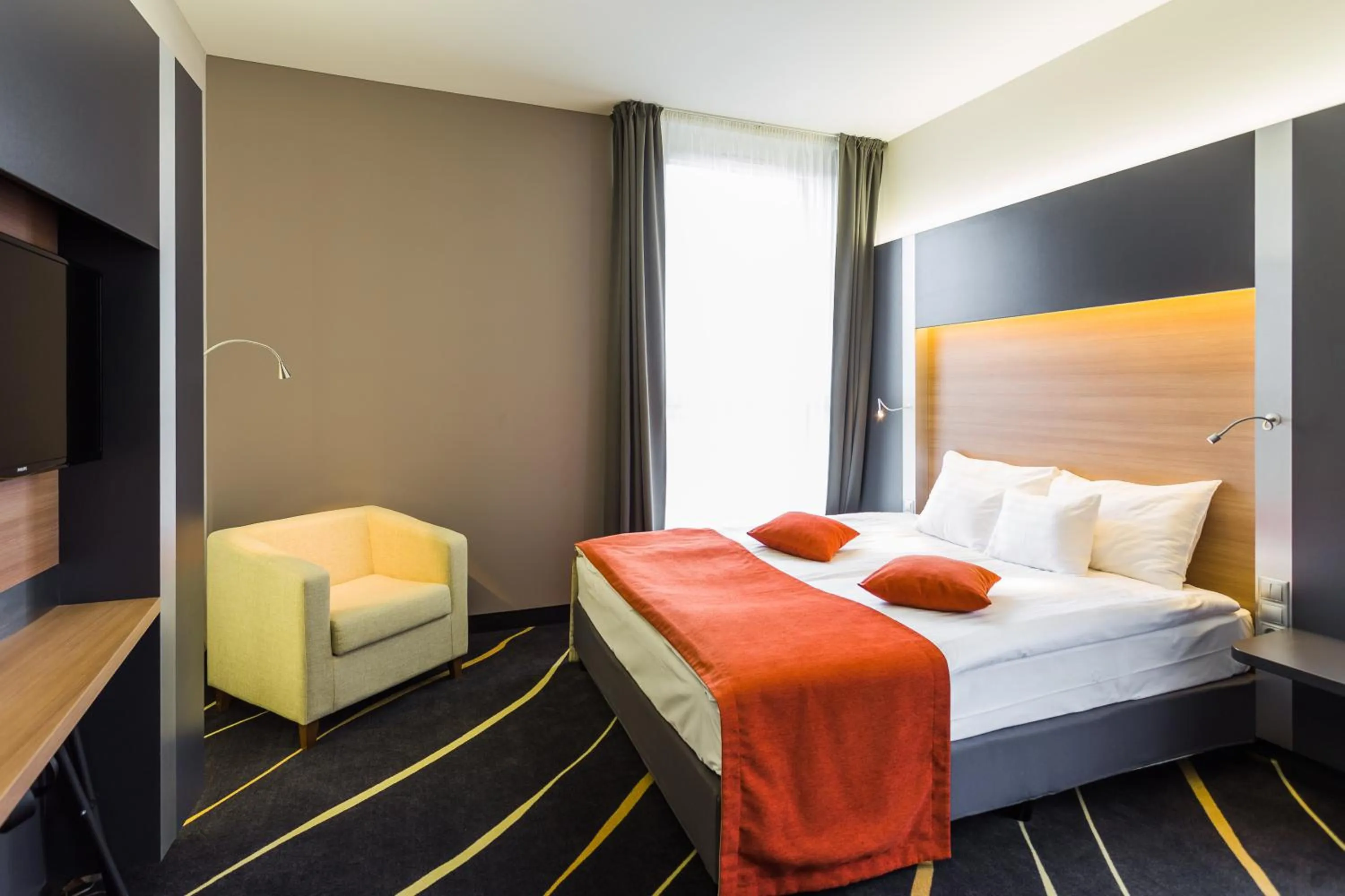 Bedroom, Bed in Best Western Plus Lakeside Hotel