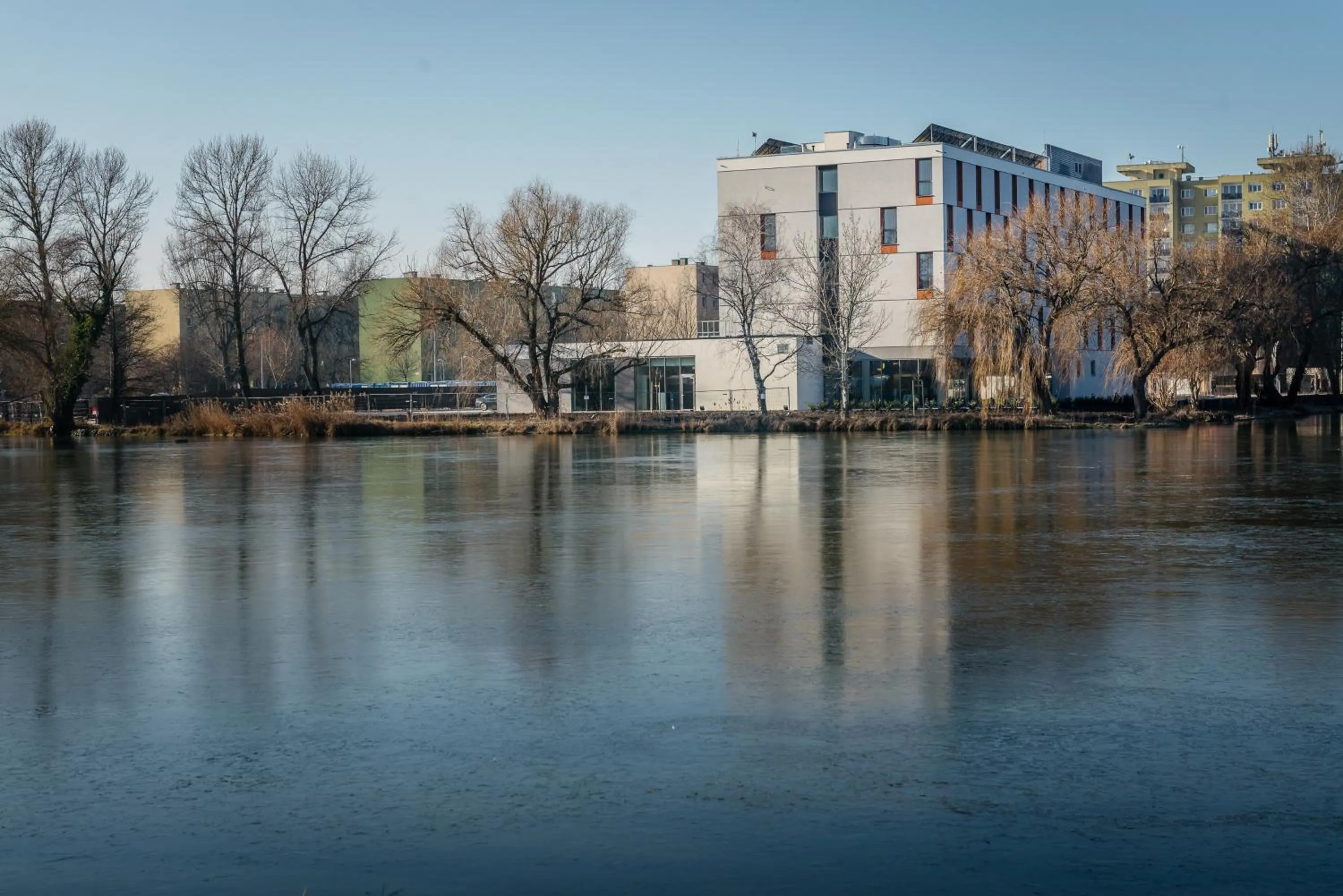Facade/entrance in Best Western Plus Lakeside Hotel
