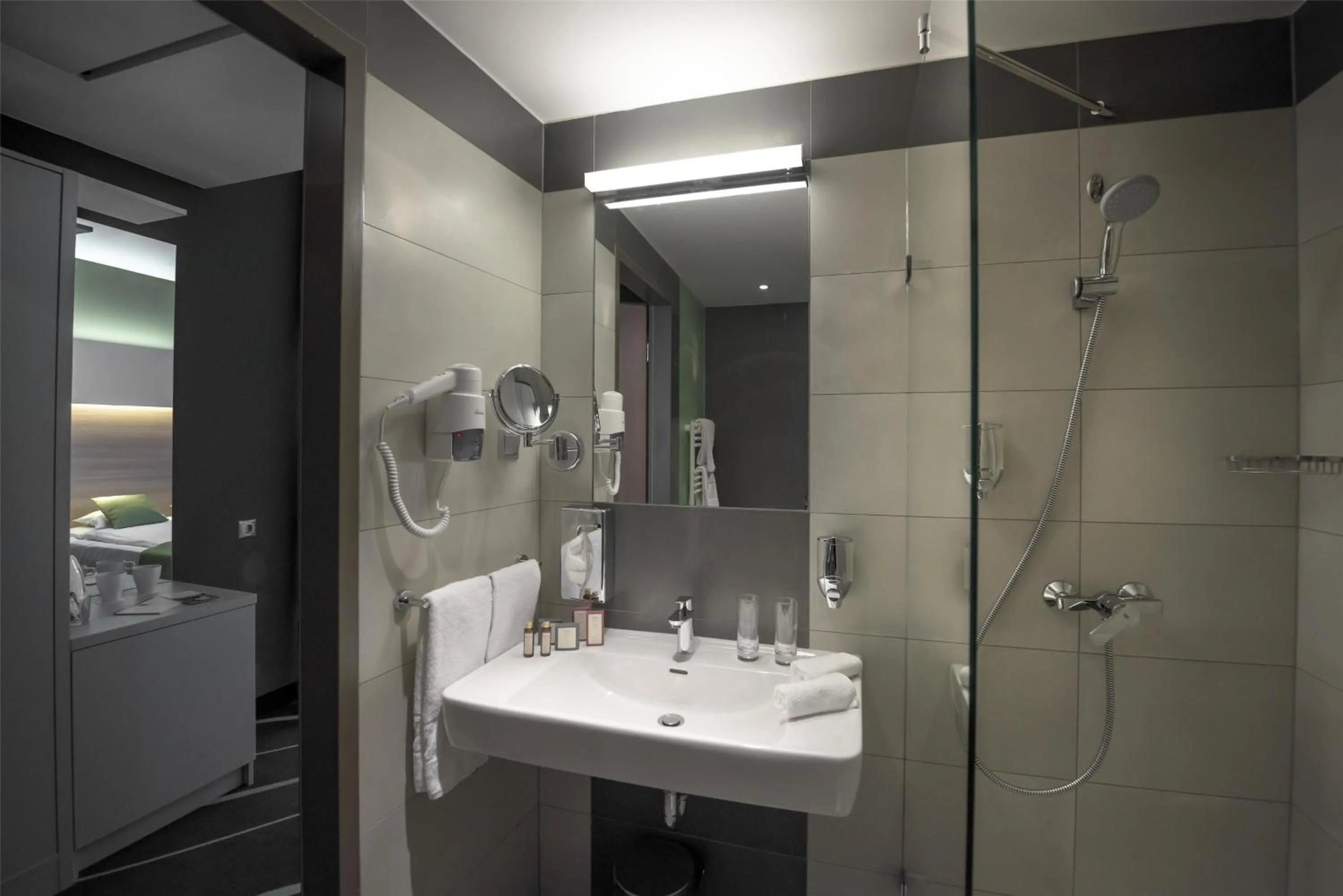 Bathroom in Best Western Plus Lakeside Hotel