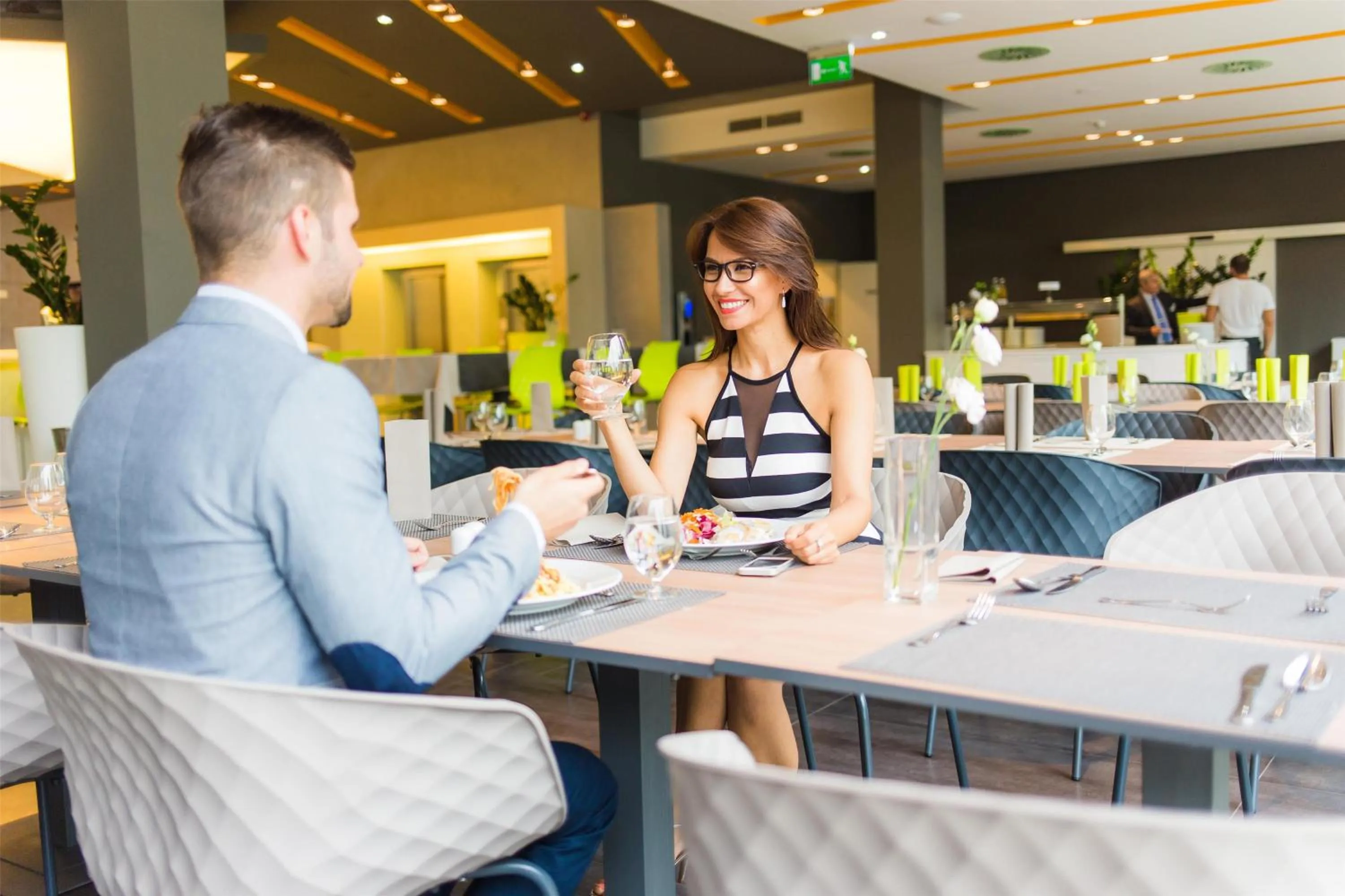 Food and drinks in Best Western Plus Lakeside Hotel