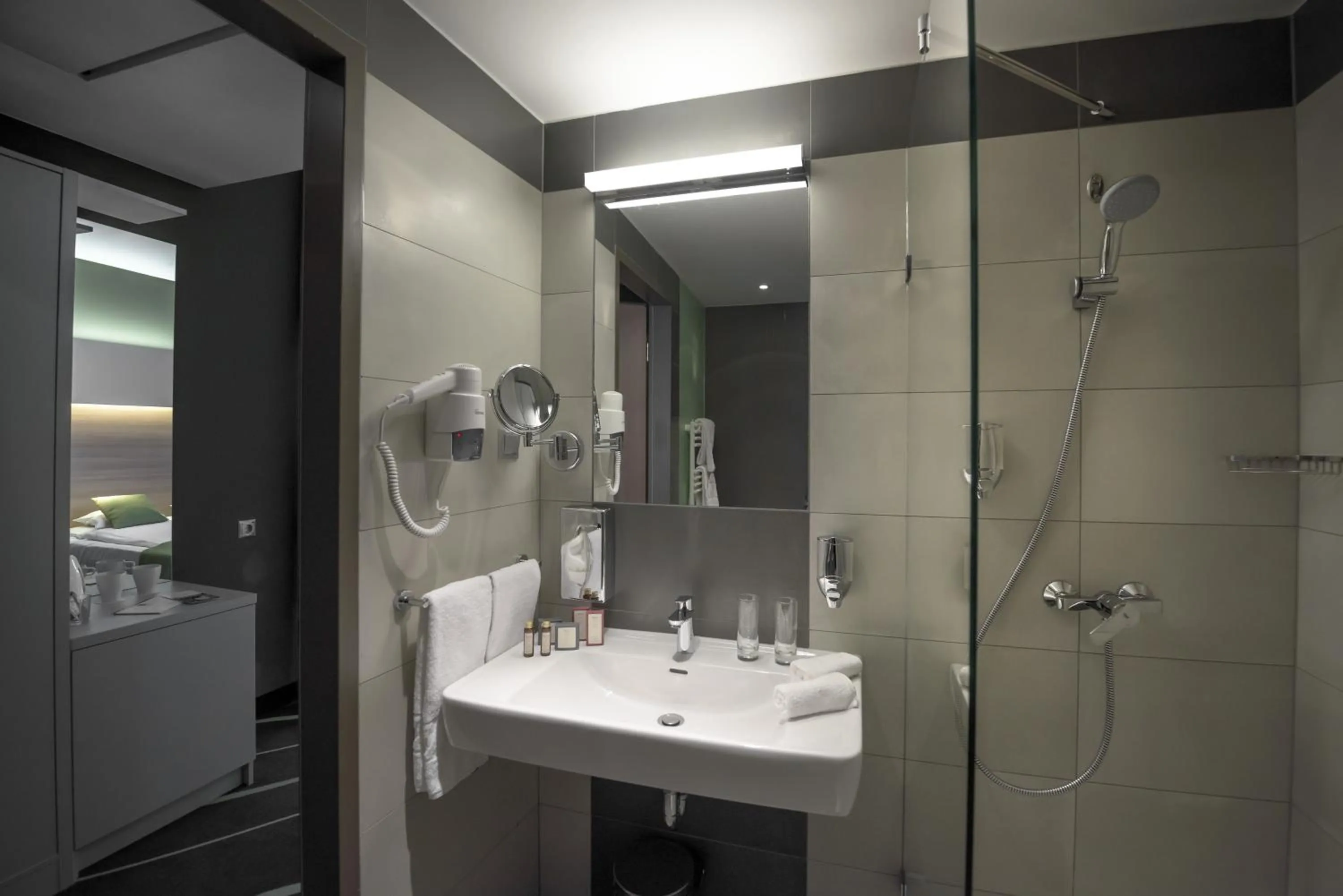 Bathroom in Best Western Plus Lakeside Hotel