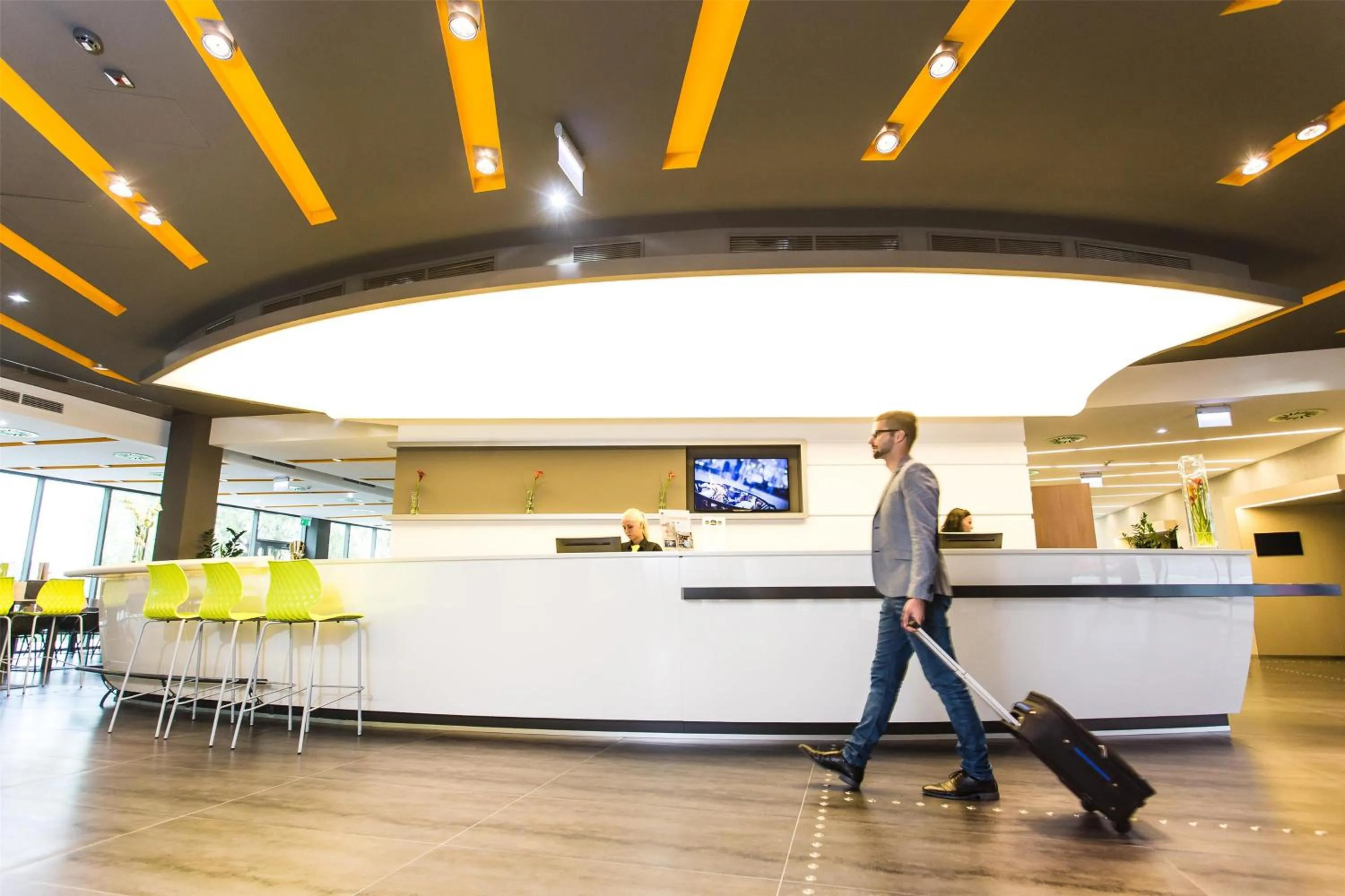 Lobby or reception in Best Western Plus Lakeside Hotel