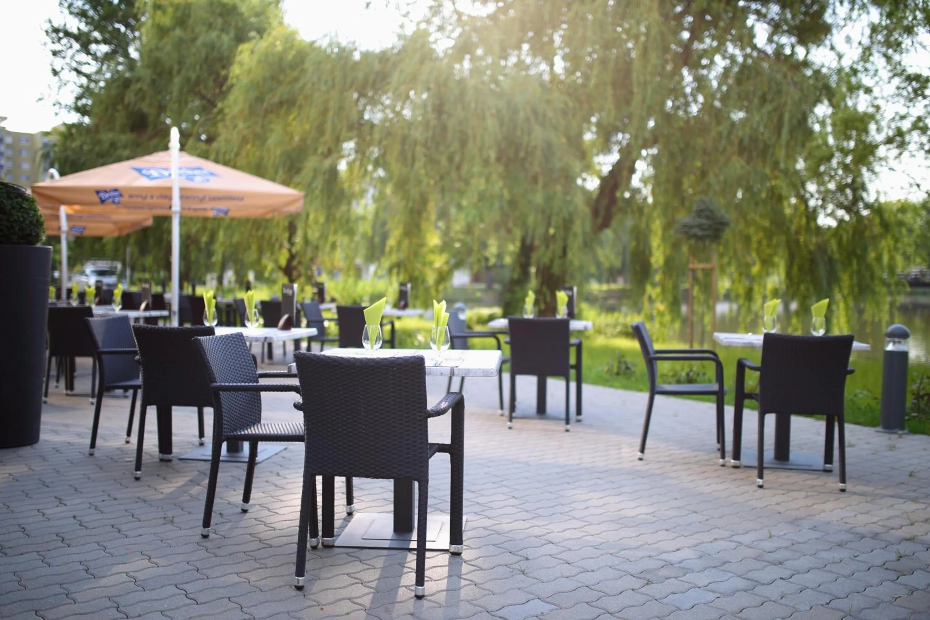 Restaurant/places to eat in Best Western Plus Lakeside Hotel