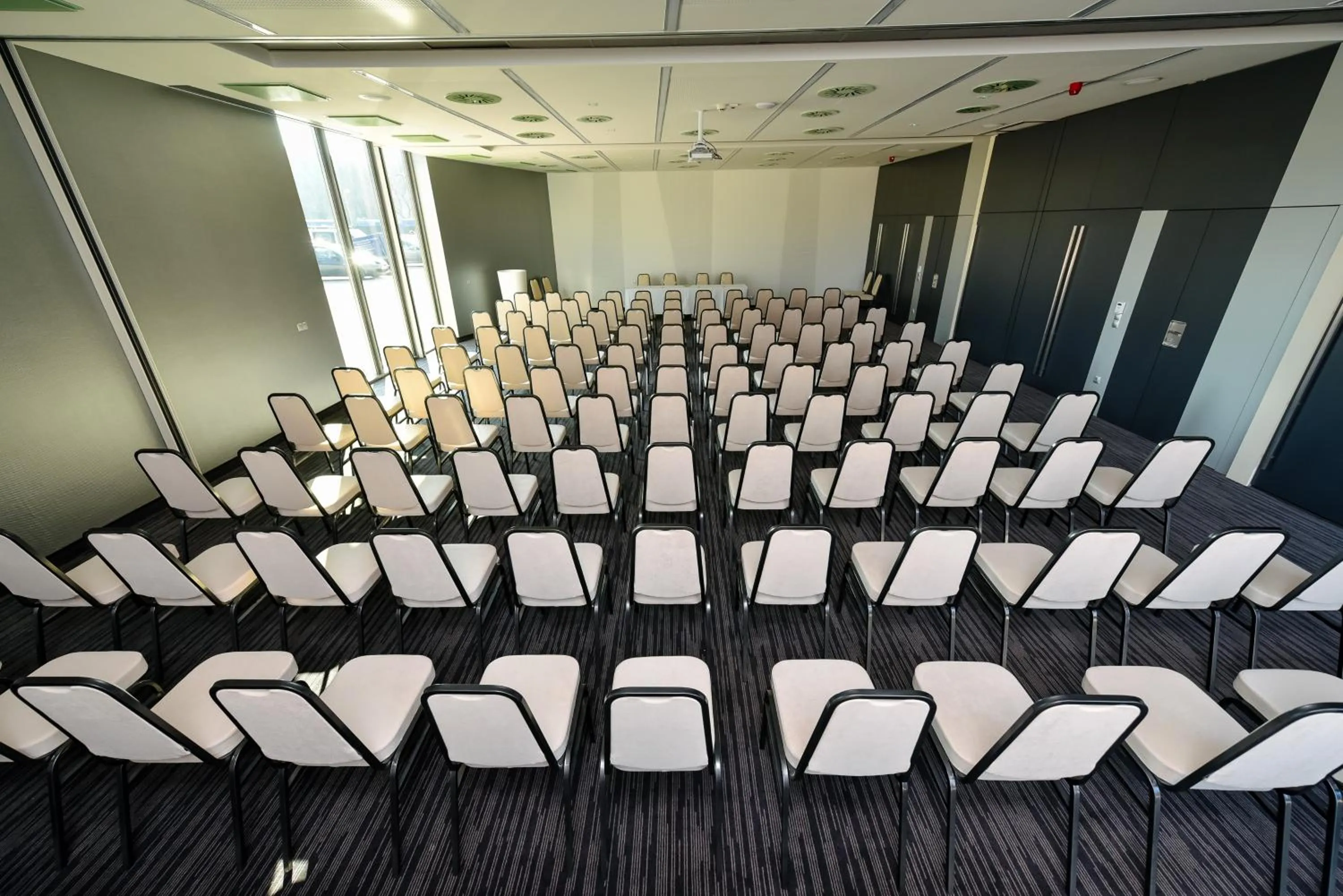 Banquet/Function facilities in Best Western Plus Lakeside Hotel