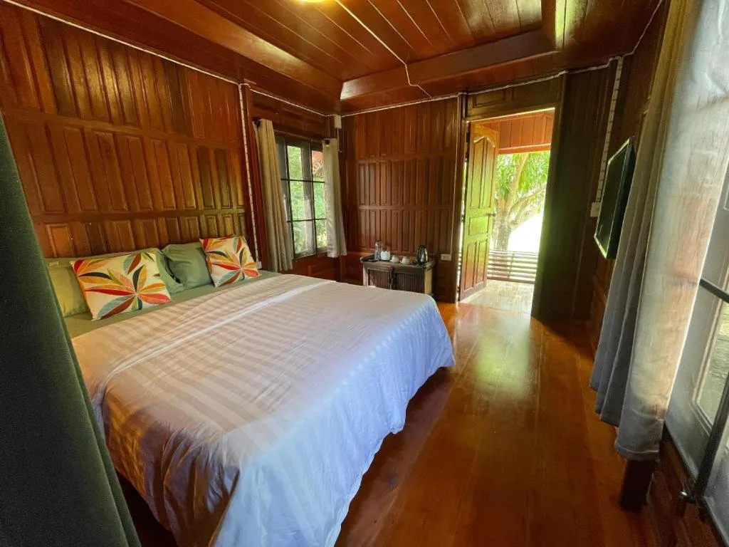 Bed in Nai Khun Khao Resort
