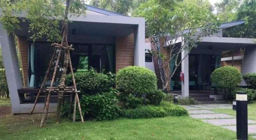 Chatnipa Beach Resort