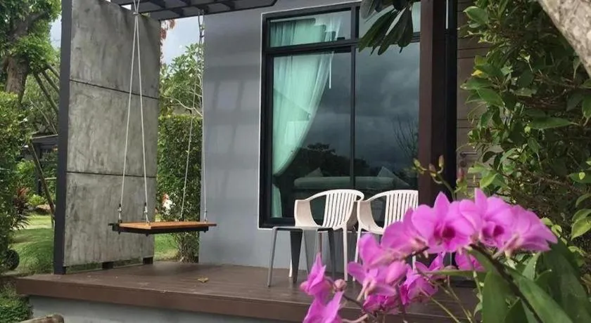 Chatnipa Beach Resort