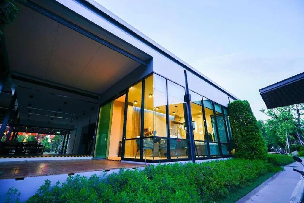 Chatnipa Beach Resort