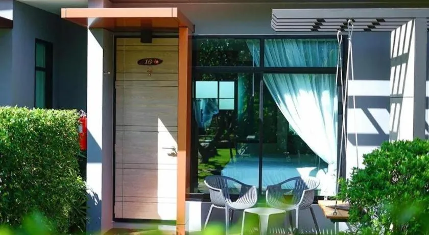 Chatnipa Beach Resort