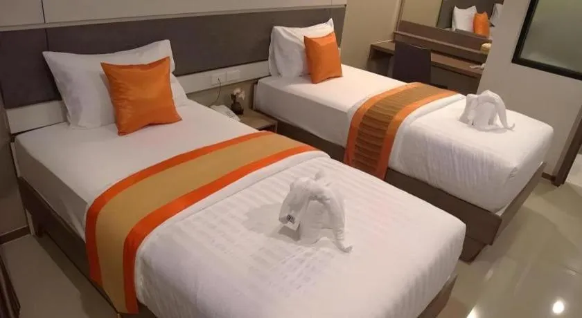 Bed in Chatnipa Beach Resort