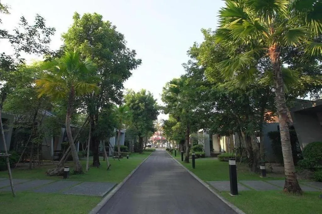 Chatnipa Beach Resort