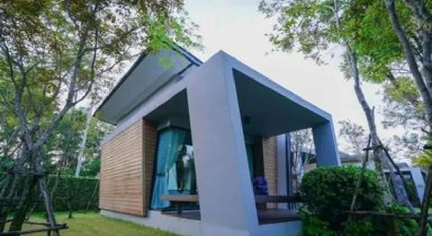 Chatnipa Beach Resort