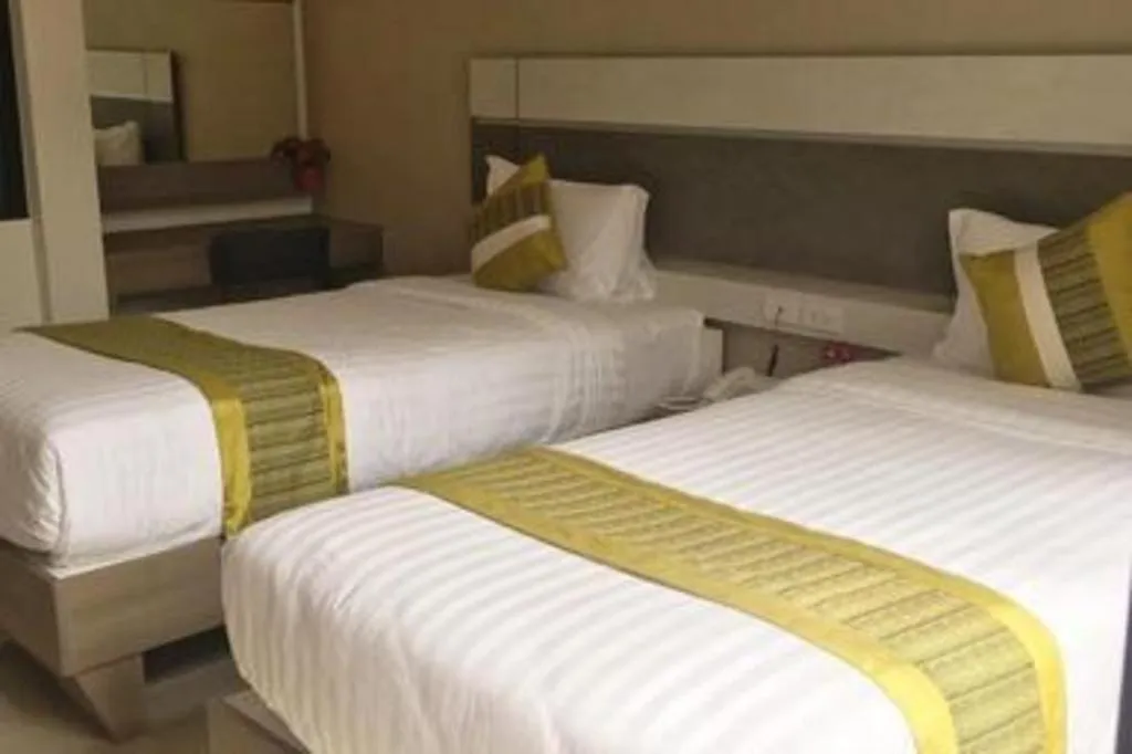 Bed in Chatnipa Beach Resort