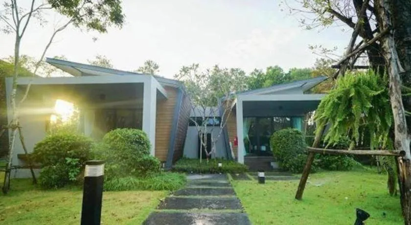 Chatnipa Beach Resort