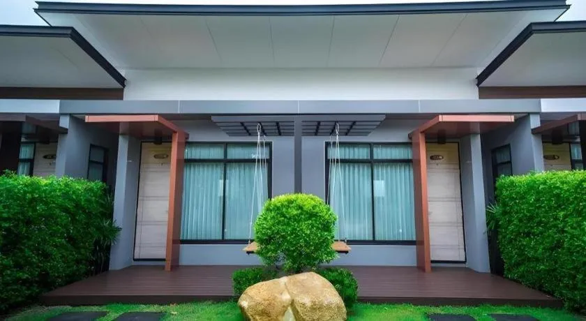 Chatnipa Beach Resort